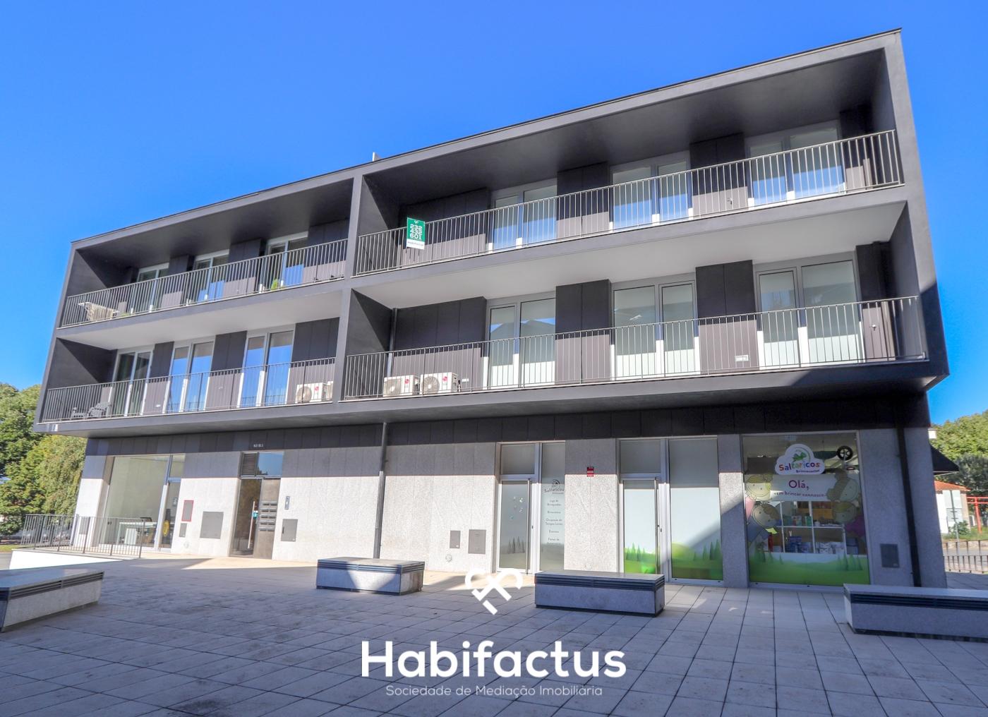 Apartamento T3+2 com Varandas e Terraço em Viseu