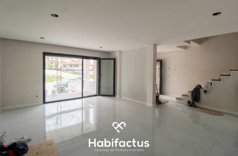 Moradia em Banda T3 Venda em Campo,Viseu