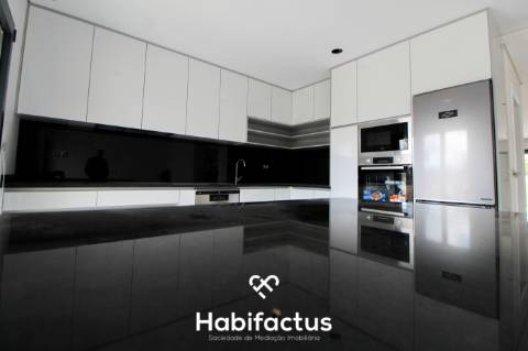 Moradia em Banda T3 Venda em Campo,Viseu