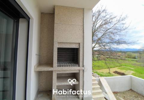 Moradia em Banda T3 Venda em Campo,Viseu