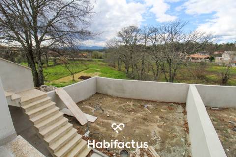 Moradia em Banda T3 Venda em Campo,Viseu