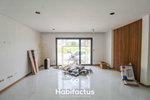 Moradia Banda Nova para Venda Viseu