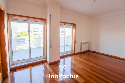 Apartamento Duplex T3 com 6 Quartos - Centro Viseu