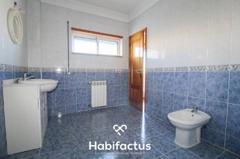 Apartamento Duplex T3 com 6 Quartos - Centro Viseu