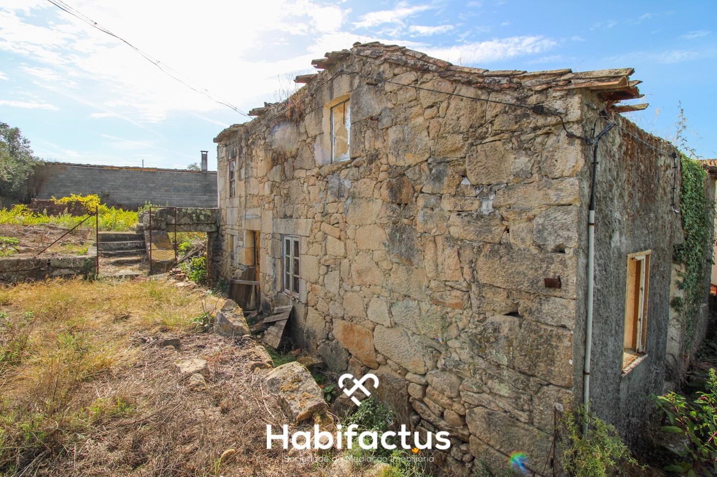 Moradia em Pedra com Potencial Ilimitado em Tondela