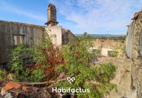 Moradia em Pedra com Potencial Ilimitado em Tondela