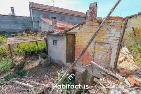 Moradia em Pedra com Potencial Ilimitado em Tondela