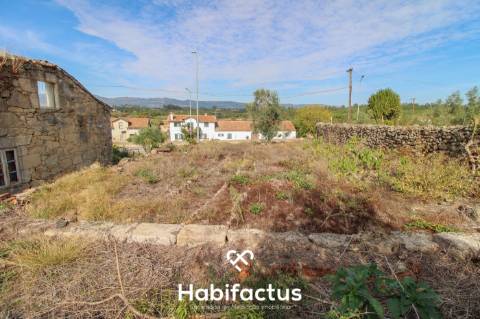 Moradia em Pedra com Potencial Ilimitado em Tondela