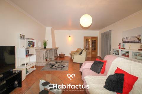 Moradia Geminada T4 com Jardim em Viseu