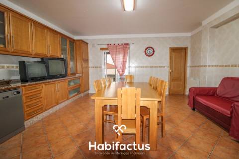 Moradia Geminada T4 com Jardim em Viseu