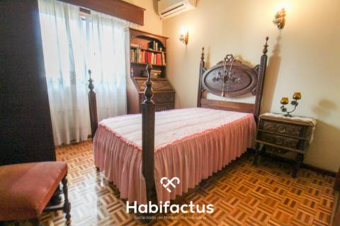 Moradia Isolada T3 com Estabelecimento Comercial – Viseu