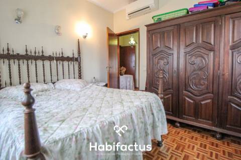 Moradia Isolada T3 com Estabelecimento Comercial – Viseu