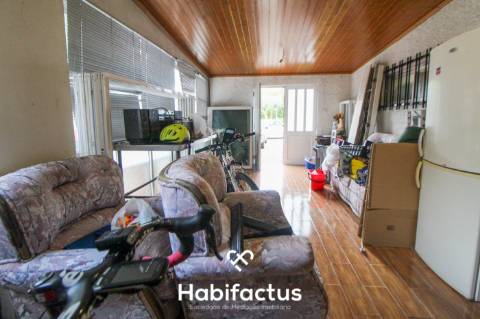 Moradia Isolada T3 com Estabelecimento Comercial – Viseu