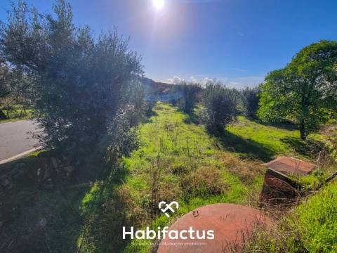 Moradia Isolada T2 em pedra para remodelar à venda – Gandufe, Mangualde - Viseu Viver rodeado de tra