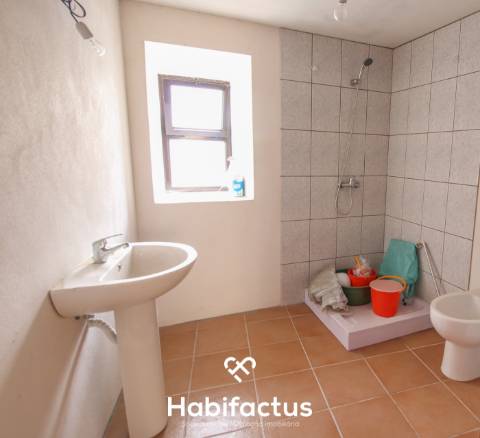 Moradia para Restaurar em Castelões - Tondela