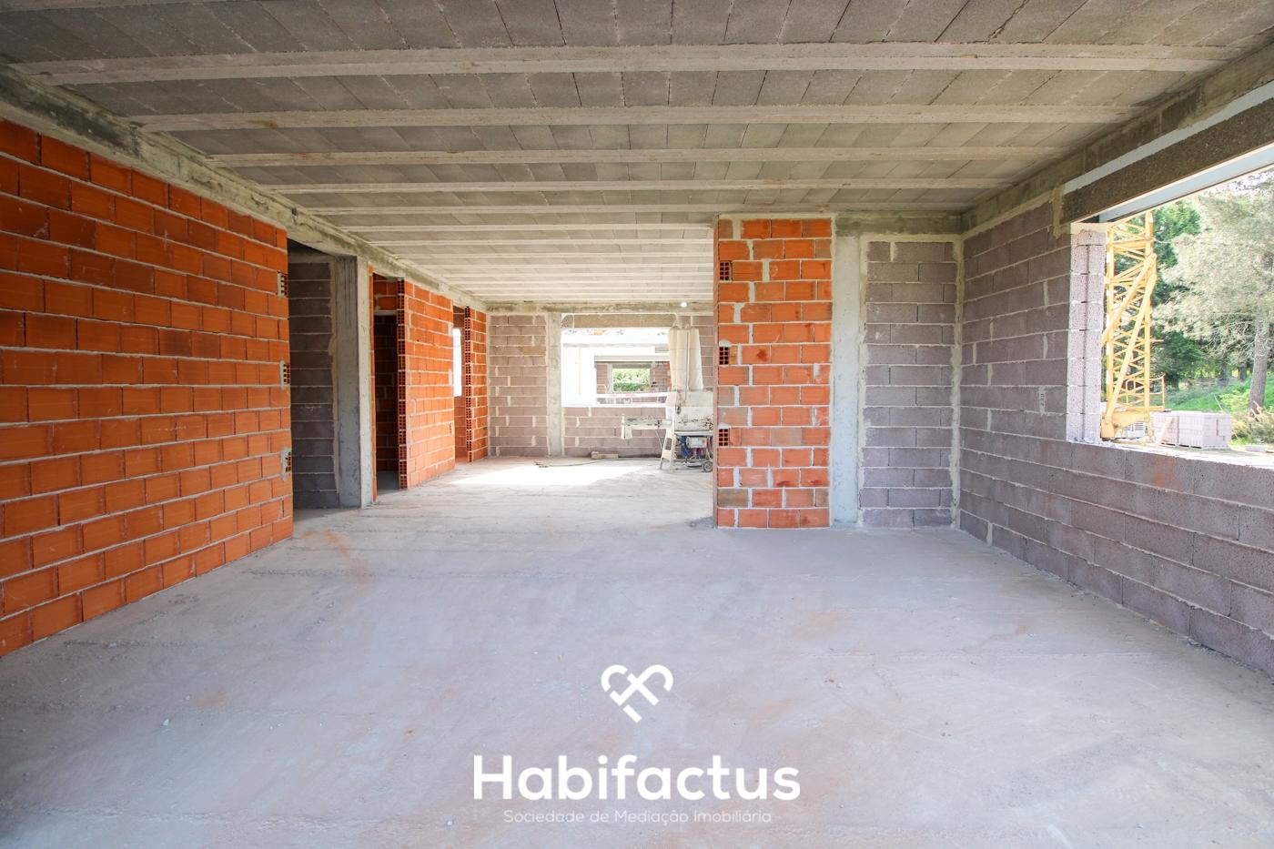 Moradia isolada T4 em construção, em Rebordinho - Viseu