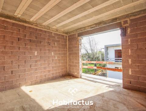 Moradia isolada T4 em construção, em Rebordinho - Viseu