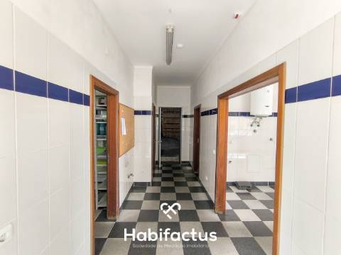 Armazém Industrial de 10.200 m² em Mangualde