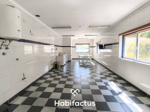 Armazém Industrial de 10.200 m² em Mangualde