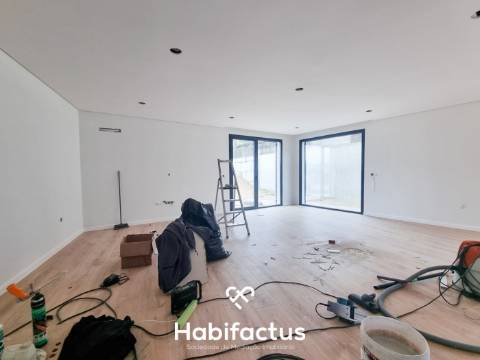 Moradia geminada T3 em construção, em Rebordinho  - Viseu