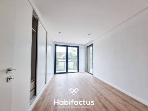 Moradia geminada T3 em construção, em Rebordinho  - Viseu