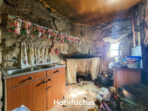 Moradia em Pedra – Moinhos, Senhorim | Nelas