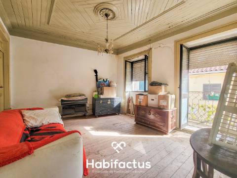 Moradia de Pedra T2 + 1 em Parada