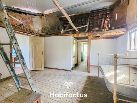 Moradia de Pedra T2 + 1 em Parada