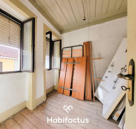 Moradia de Pedra T2 + 1 em Parada