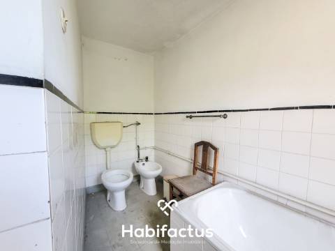 Moradia de Pedra T2 + 1 em Parada