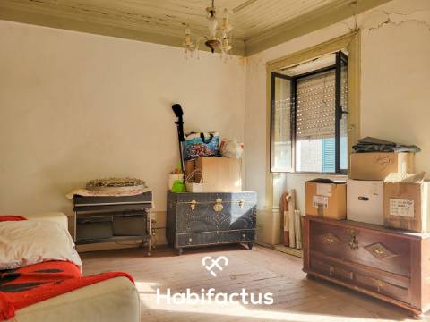 Moradia de Pedra T2 + 1 em Parada