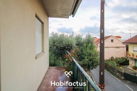Moradia T3 para Remodelar à venda em Silgueiros - Viseu