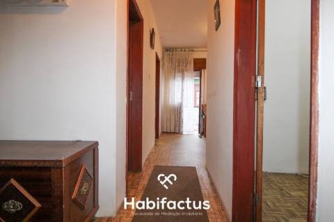 Moradia T3 para Remodelar à venda em Silgueiros - Viseu