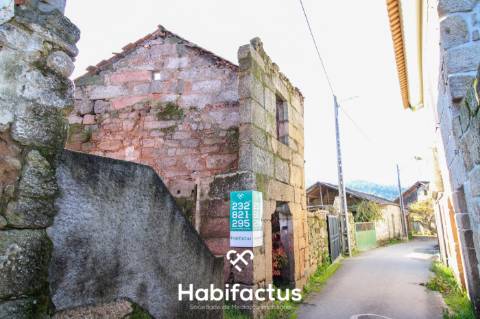 Moradia T4 em pedra - Tondela