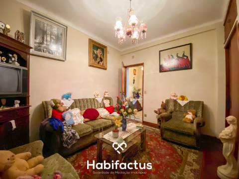 Moradia para venda com Dois Andares Independentes no Centro de Mangualde – Viseu - Ideal para Invest