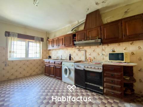 Moradia para venda com Dois Andares Independentes no Centro de Mangualde – Viseu - Ideal para Invest