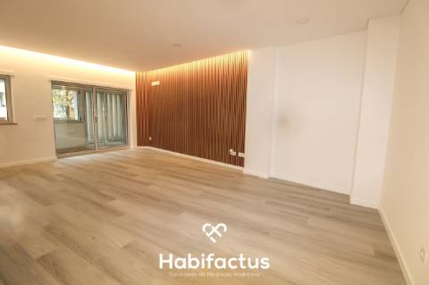 Apartamento T3 totalmente remodelado junto ao centro de Viseu