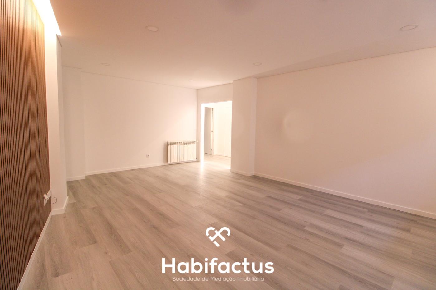 Apartamento T3 totalmente remodelado junto ao centro de Viseu