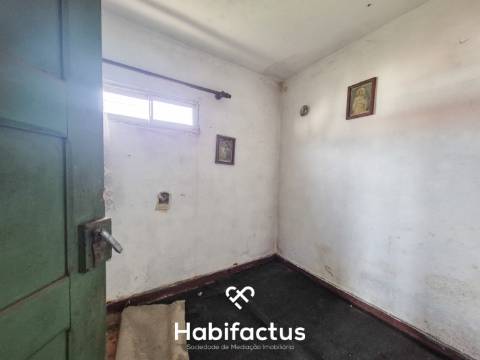 Moradia para remodelar para venda em Viseu