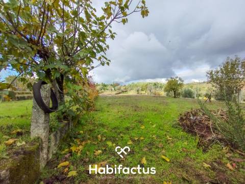 Terreno com Viabilidade de Construção – Paranhos da Beira, Seia
