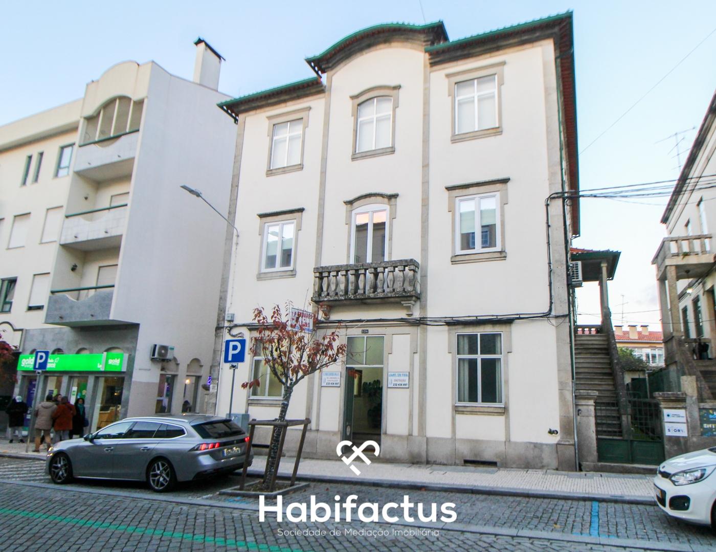 Andar Moradia T6 na Avenida Alberto Sampaio - Centro de Viseu