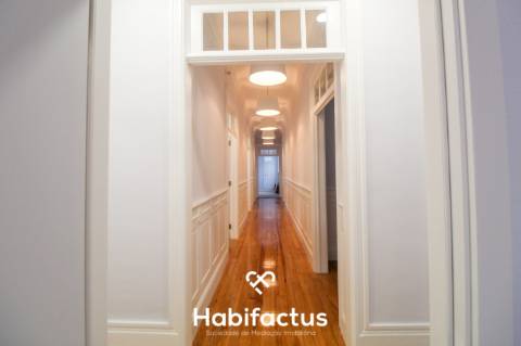 Andar Moradia T6 na Avenida Alberto Sampaio - Centro de Viseu