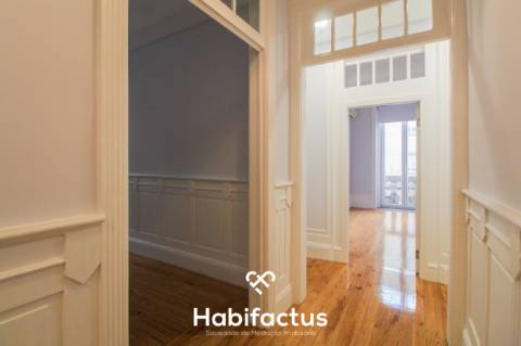 Andar Moradia T6 na Avenida Alberto Sampaio - Centro de Viseu