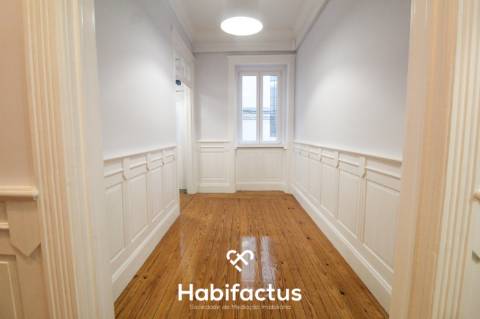 Andar Moradia T6 na Avenida Alberto Sampaio - Centro de Viseu