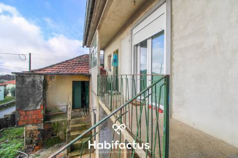 Moradia T3 com terreno em Samorim - Sátão