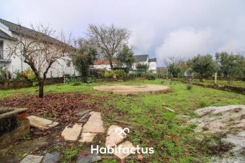 Moradia T3 com terreno em Samorim - Sátão