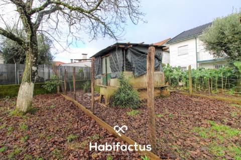 Moradia T3 com terreno em Samorim - Sátão