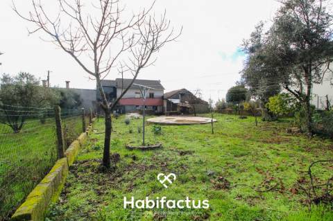 Moradia T3 com terreno em Samorim - Sátão