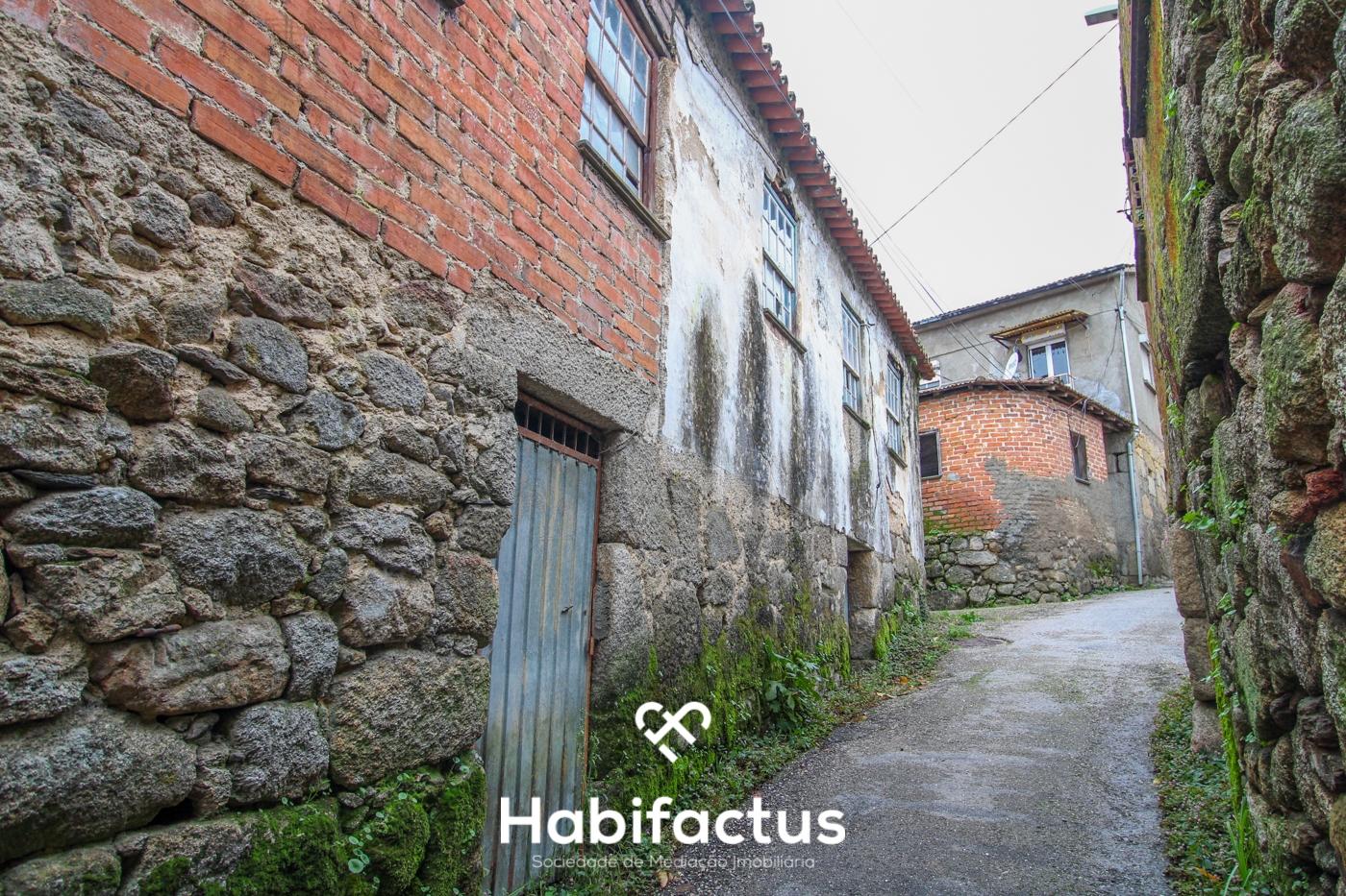 Casa em Pedra - Tondela