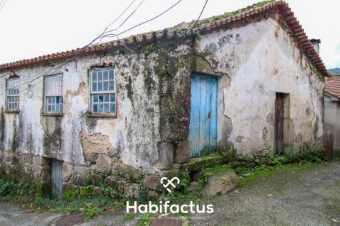 Casa em Pedra - Tondela